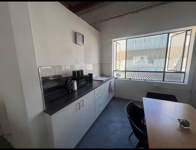 235M² WAREHOUSE TO LET IN BLACKHEATH INDUSTRIAL
